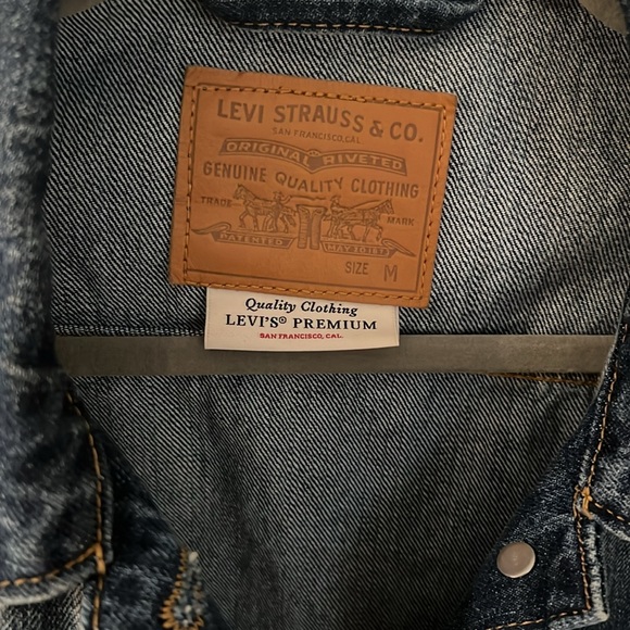 Levi’s Denim Jacket - Picture 2 of 4